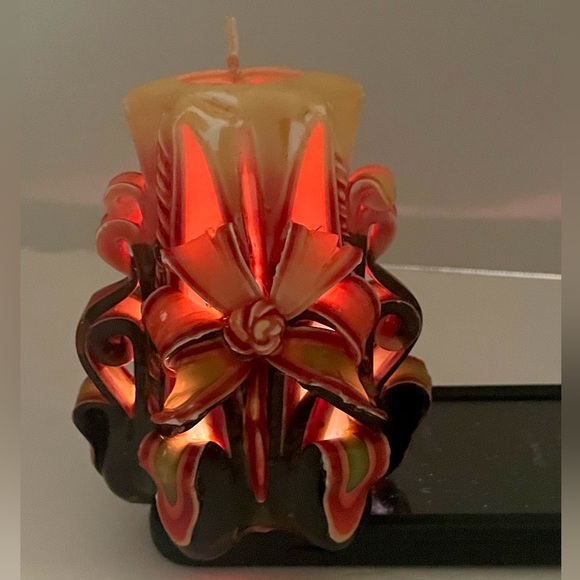 Set of 2 Unique vintage Artisan  hand carved 70s Glow ribbon candles Not Used. - Picture 7 of 9